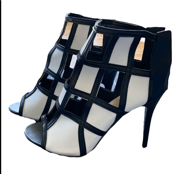 NWOT Black & White Geometrical Shoes - Picture 2 of 5